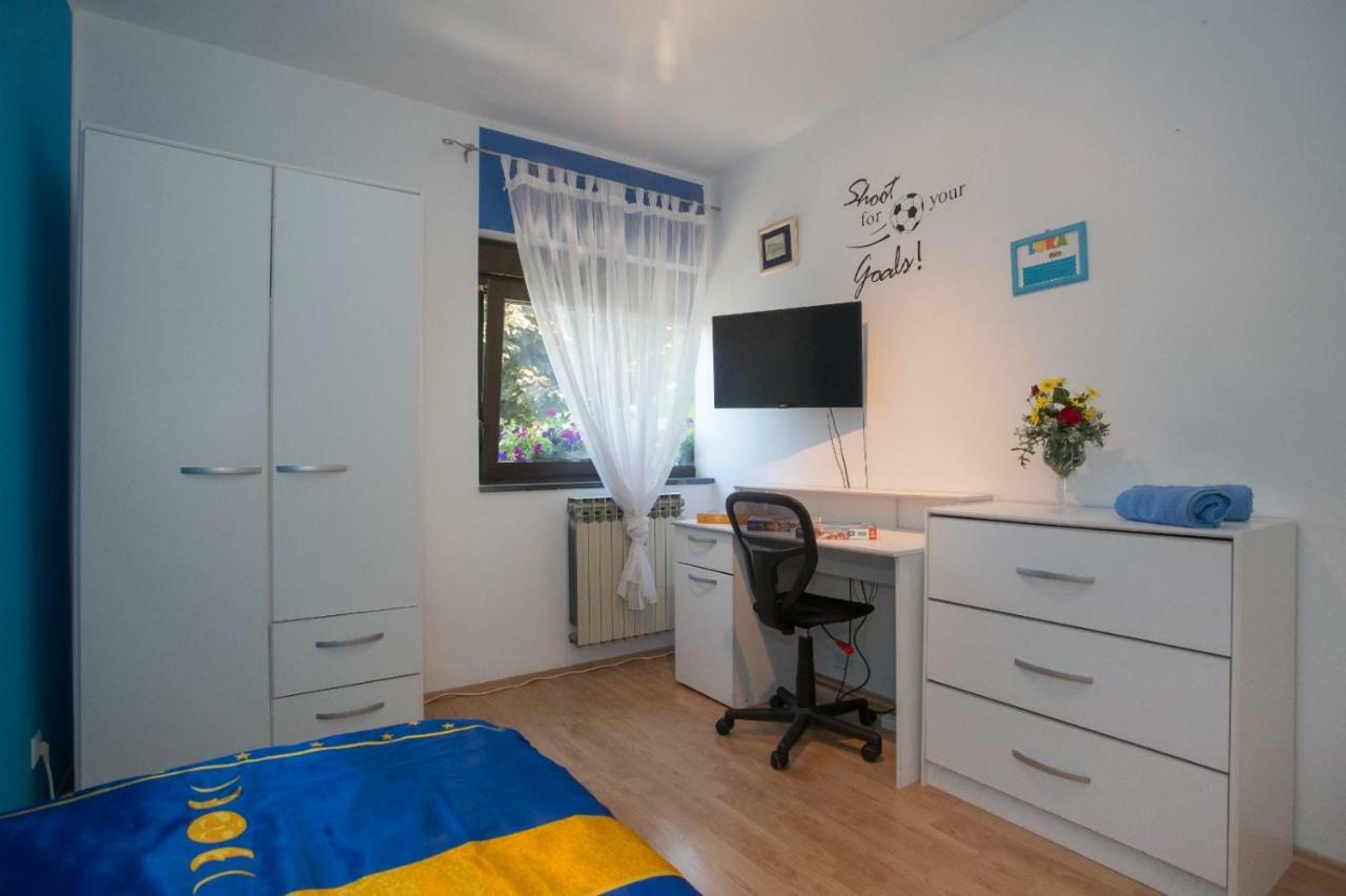 Apartmani Luis Kaštela Exterior foto