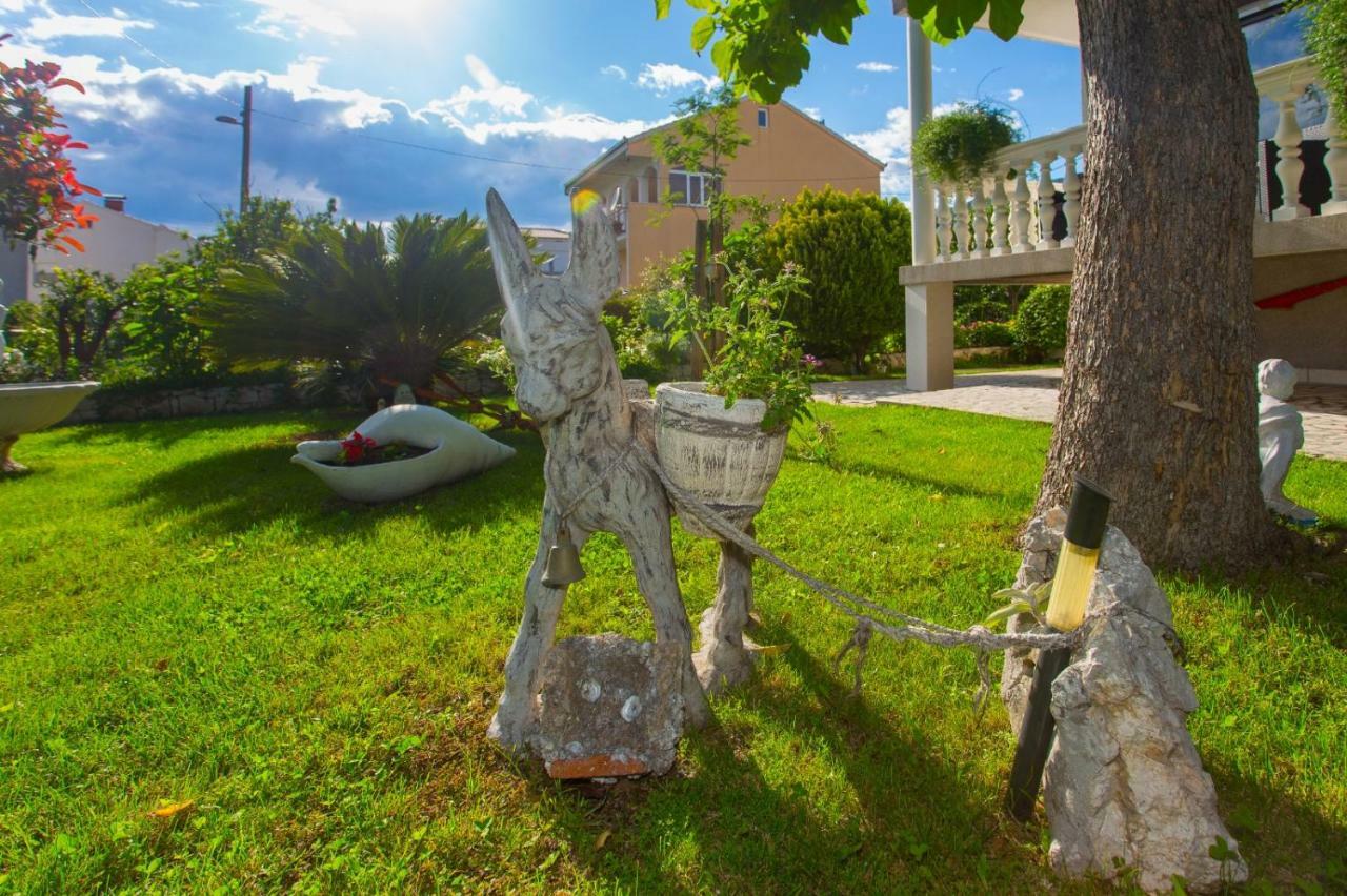 Apartmani Luis Kaštela Exterior foto