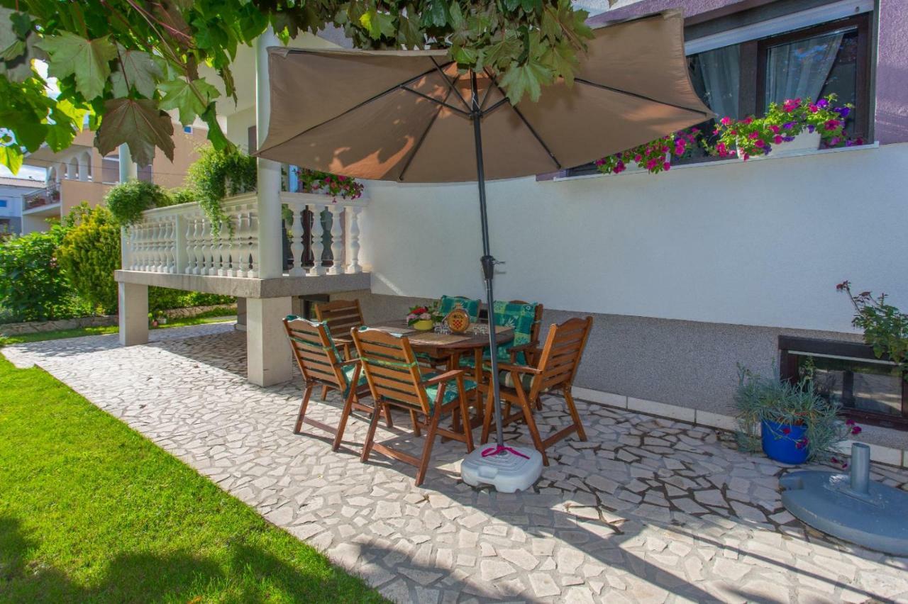 Apartmani Luis Kaštela Exterior foto