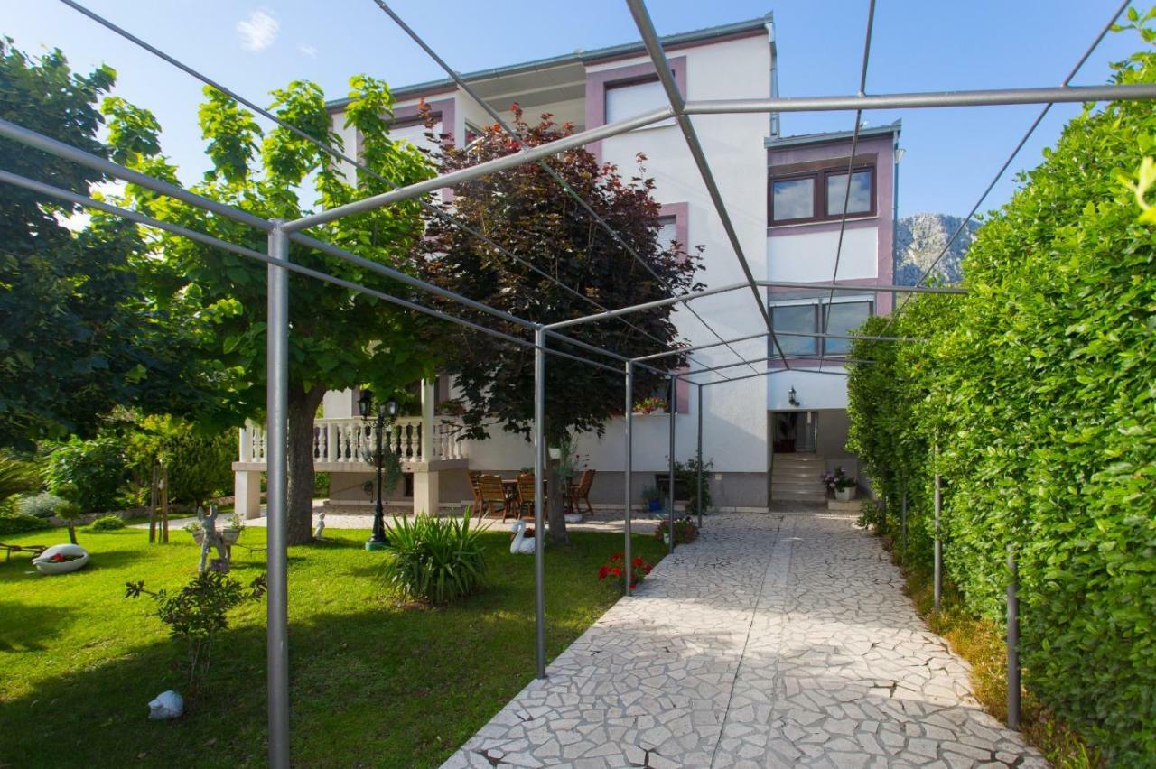 Apartmani Luis Kaštela Exterior foto